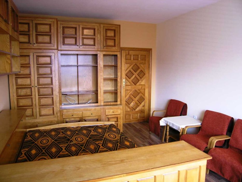 Давам под НАЕМ ДВУСТАЕН, обзаведен, под пазар Чаталджа