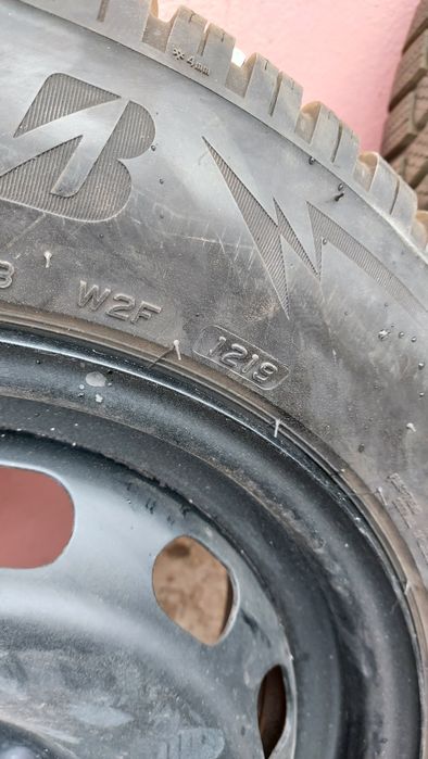 Bridgestone iarna + jante de tabla