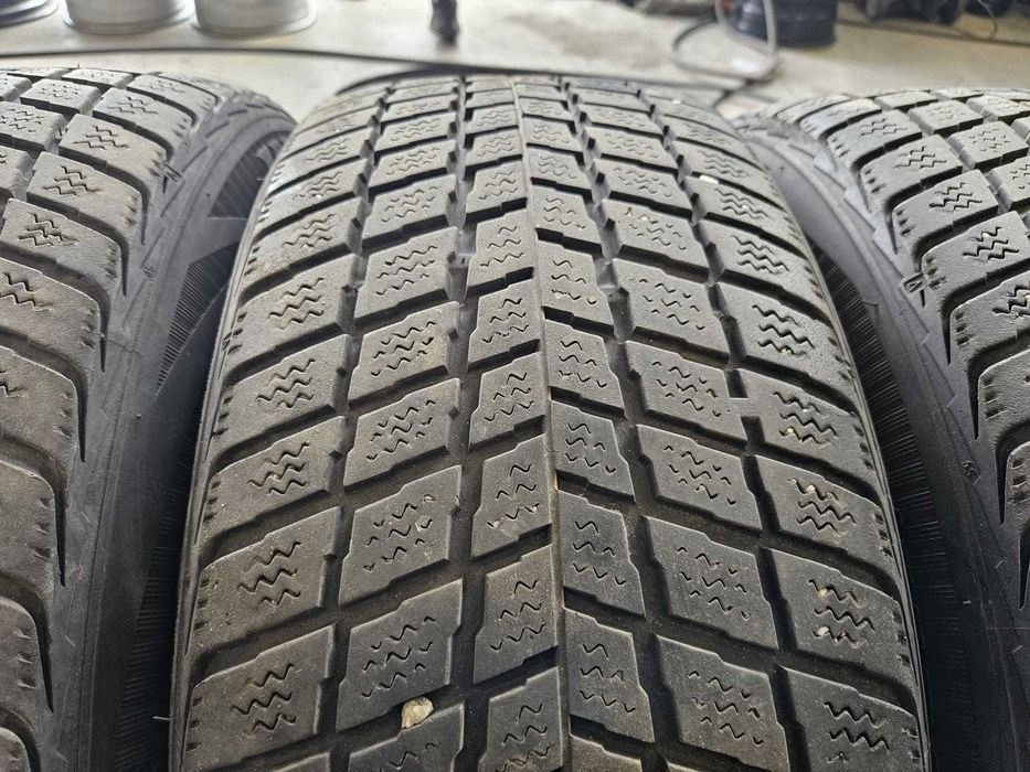 Set 4 Anvelope IARNA 235.55.18 "Nexen" ; stare buna