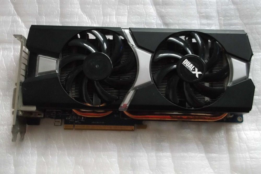 Placa video gaming 2gb ddr5/128 bits Nvidia/Amd