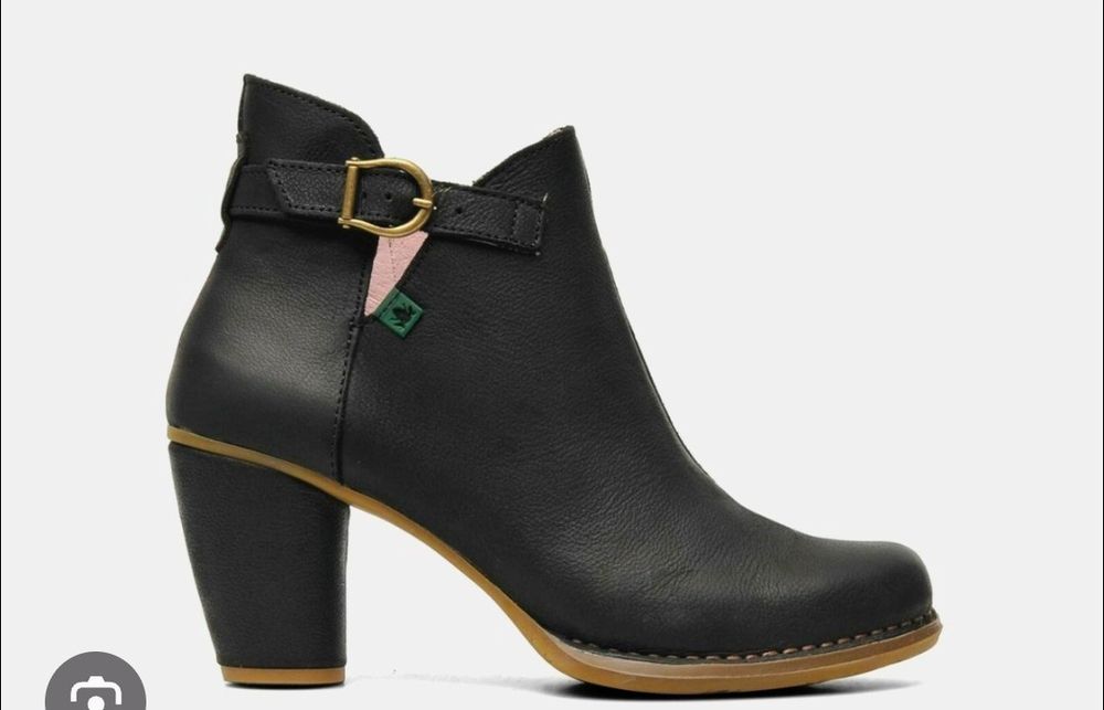 Дамски боти на висок ток