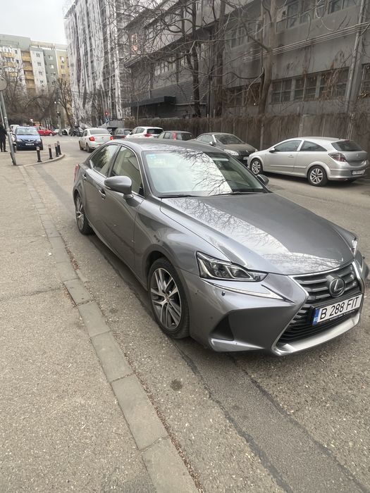 Lexus IS 300h -42000 km