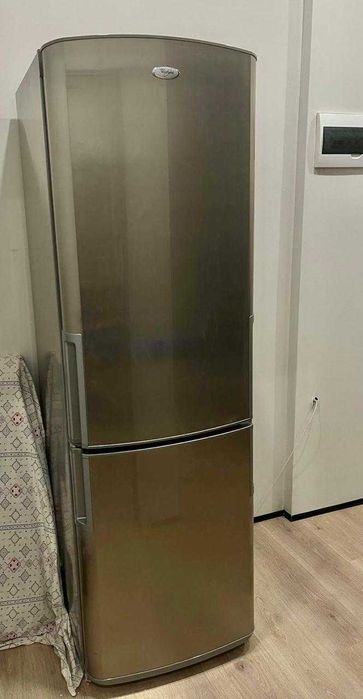 Холодильник Whirlpool