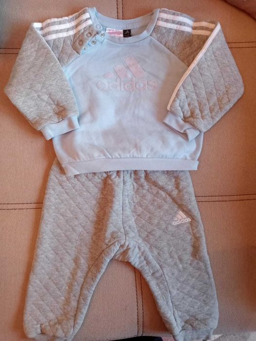 Trening Adidas copii, 6-12 luni, vătuit la interior, preț 70 lei