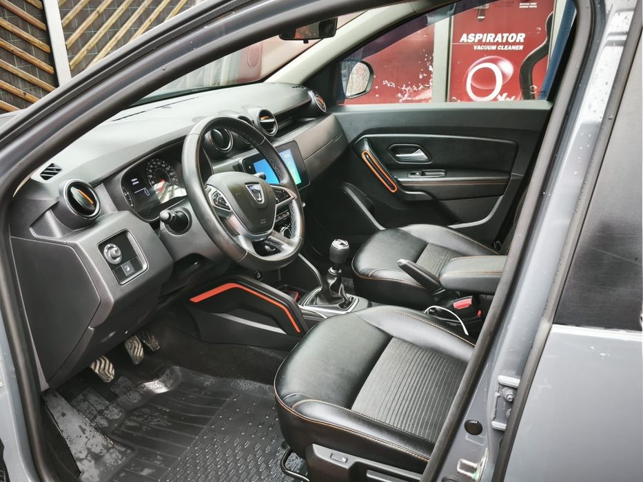 Dacia Duster 4x4 1.3 150 CP   benzina, model 2023