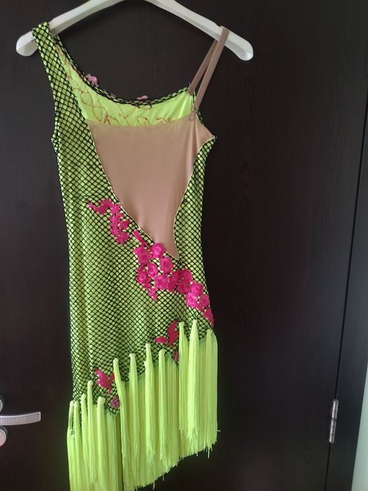 Рокли за спортни танци