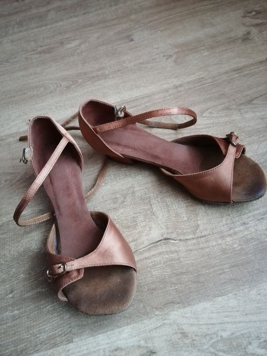 Vând Rochițe dans sportiv