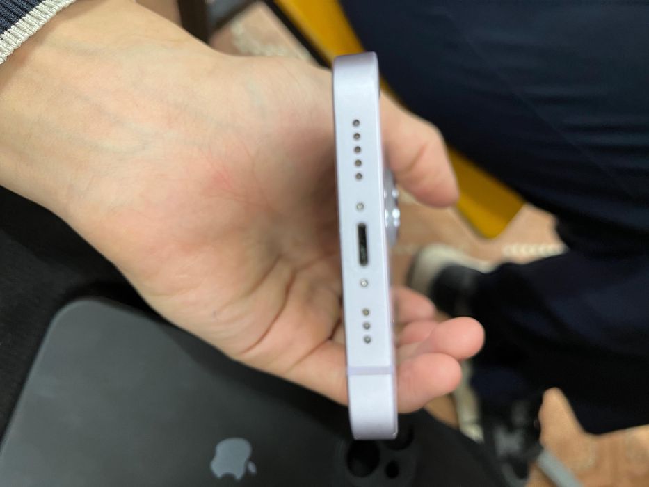 Продам айфон 14