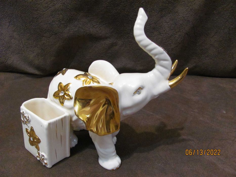 статуэтка слон.производство эмираты.