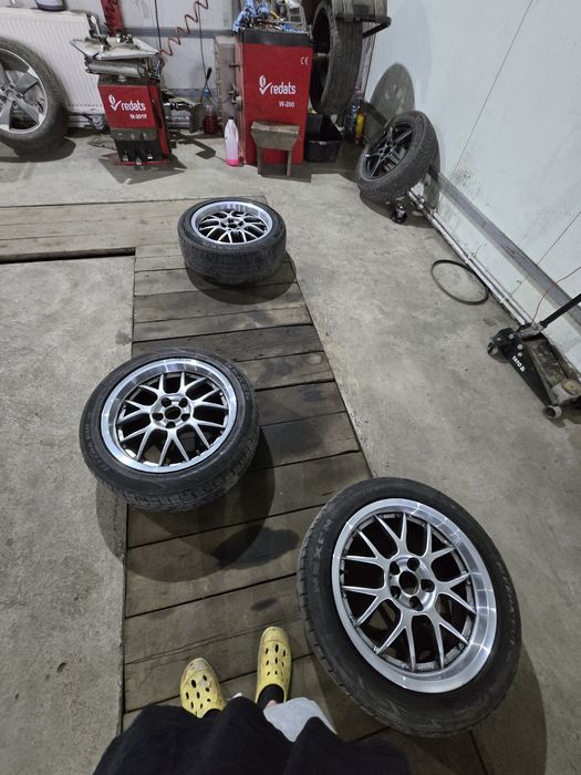 Vând jante+anvelope de vara 114,3-225 50 r18