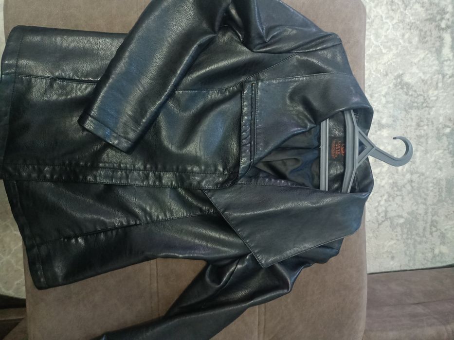 Продам женские курточки