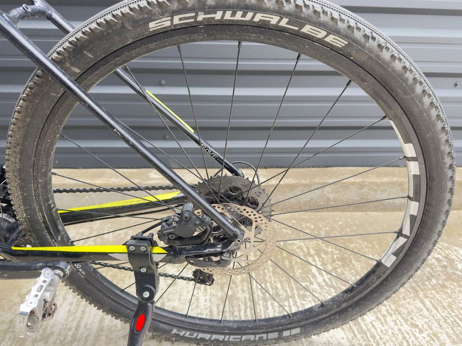 Vând bicicletă Cannondale trail