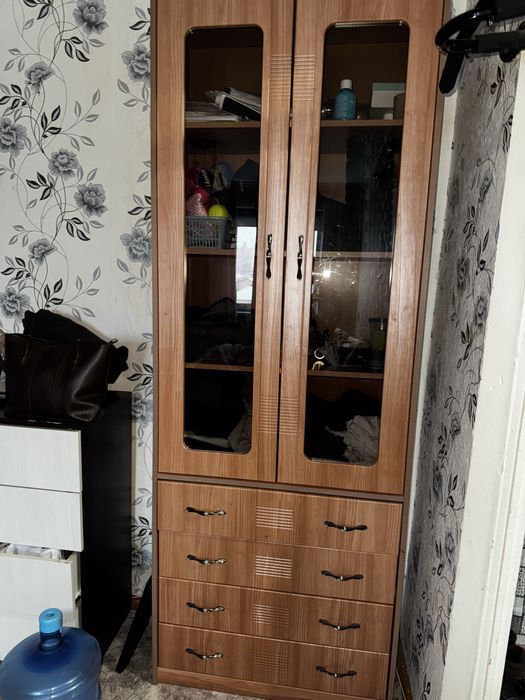 Шкаф в гостиную иди в спальню