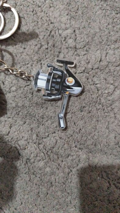 Брелок можно вешать на любое место