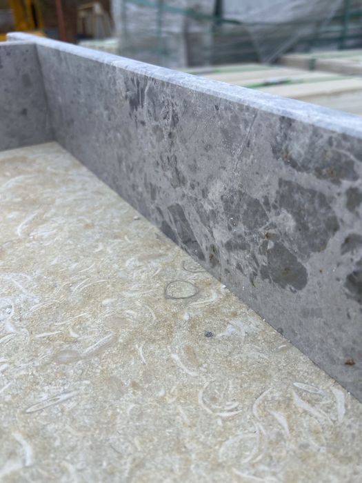 Цокъл от полиран мрамор 61/7/1.2  см