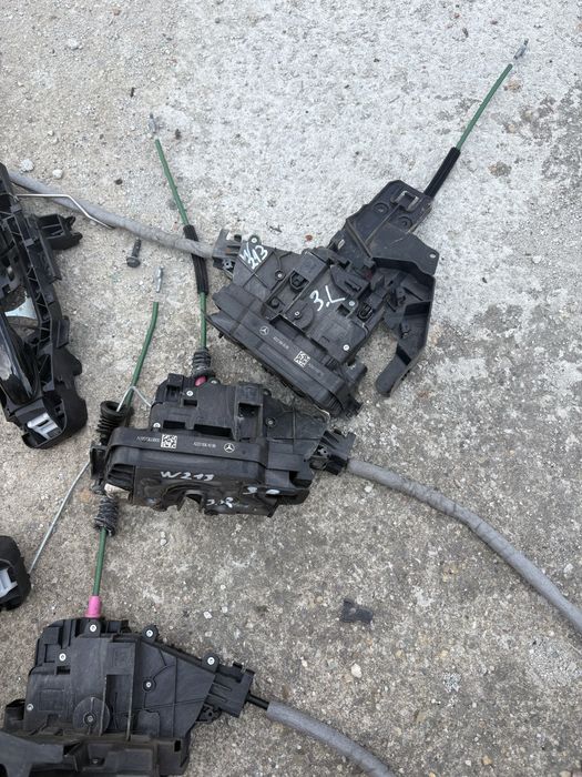 Mercedes w213 Е класа комби Брави и външни дръжки врати