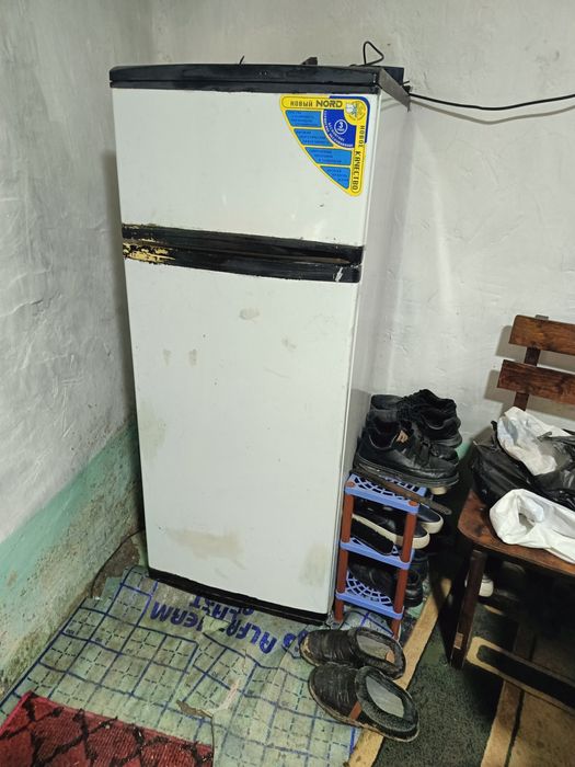 Прадаетса холодилник