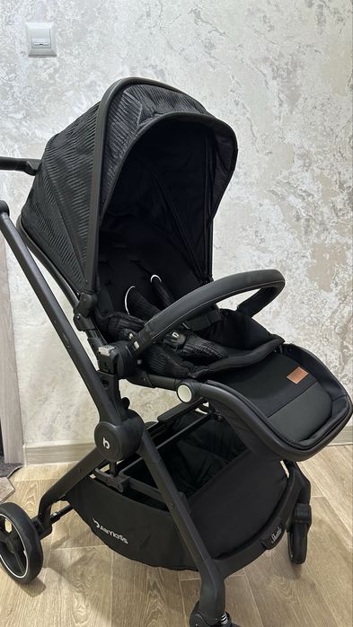 Продам коляску 2 в 1