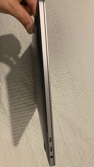 Apple MacBook Pro 14.3" i7-7920HQ 512GB SSD 16GB