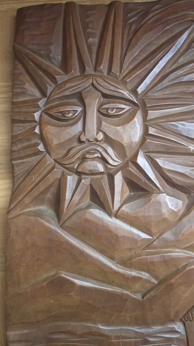 Дърворезба и картина рисувана на кожа