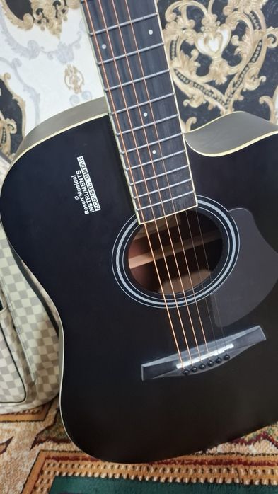 Acustik gitara xolati ideal