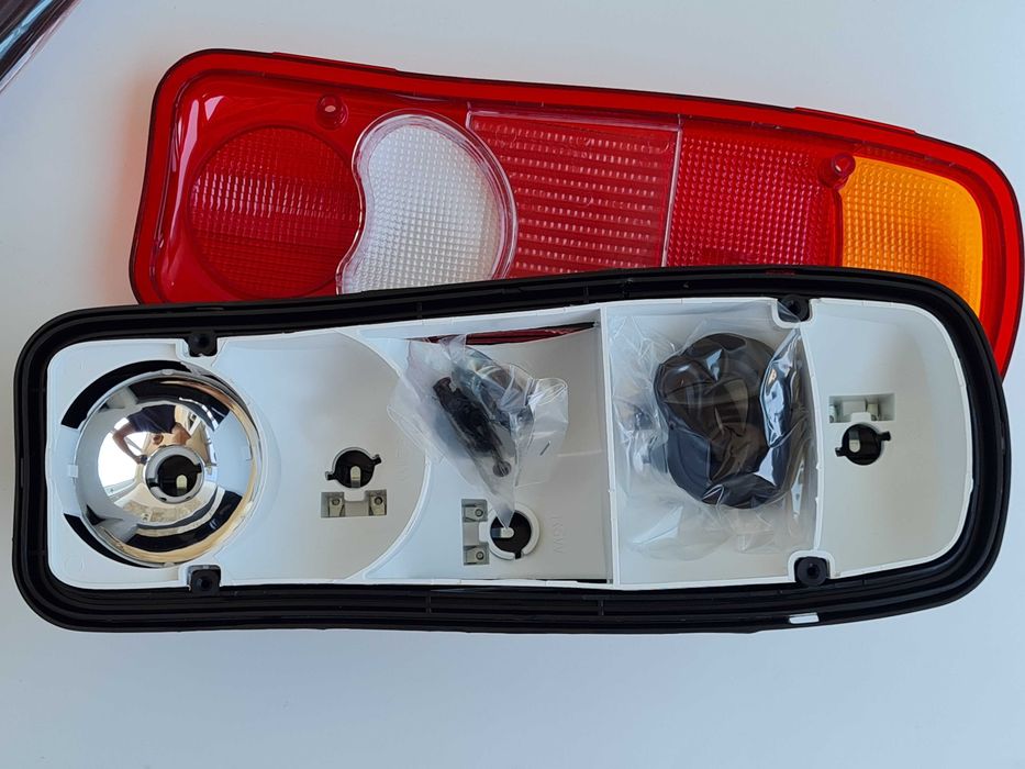 12V-24V Стопове задни светлини за Камиони Бусове Рено DAF Nissan Iveco