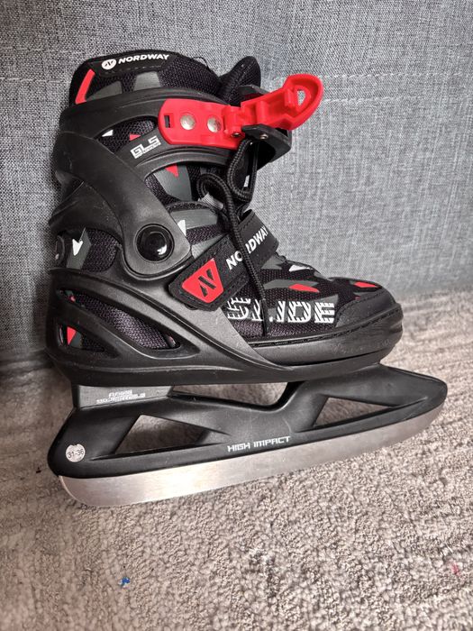 Продам детские коньки