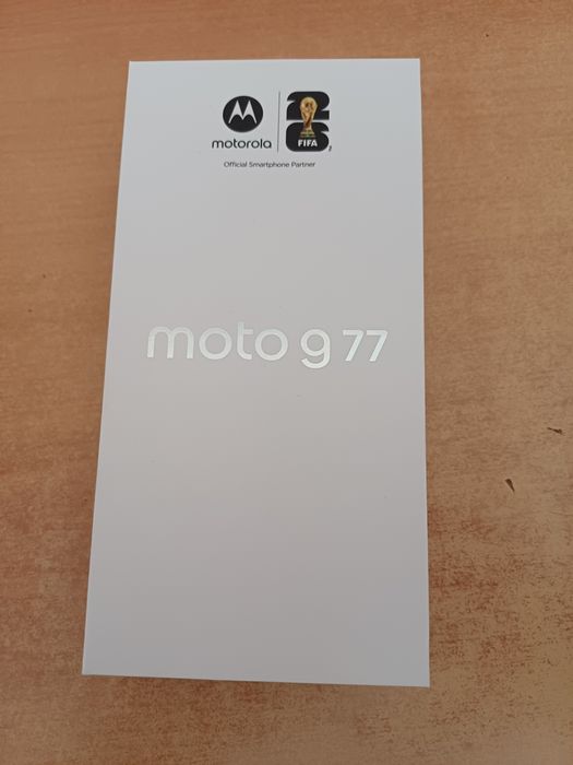 Moto G 77 nou la cutie