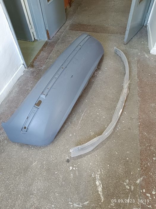 Vând bara spate noua Skoda Fabia 2003