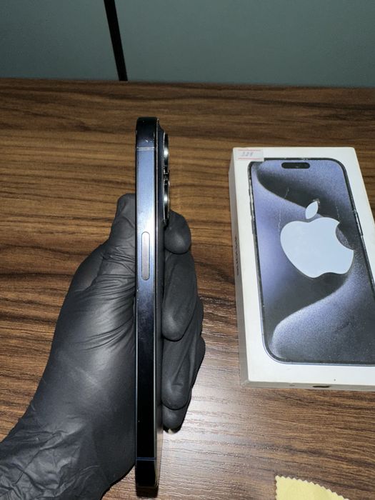 Iphone 15 pro blue titanium
