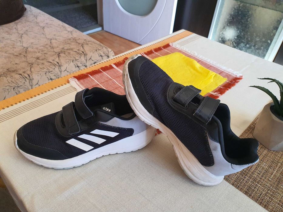 Маратонките са оригинални в перфектно състуяние