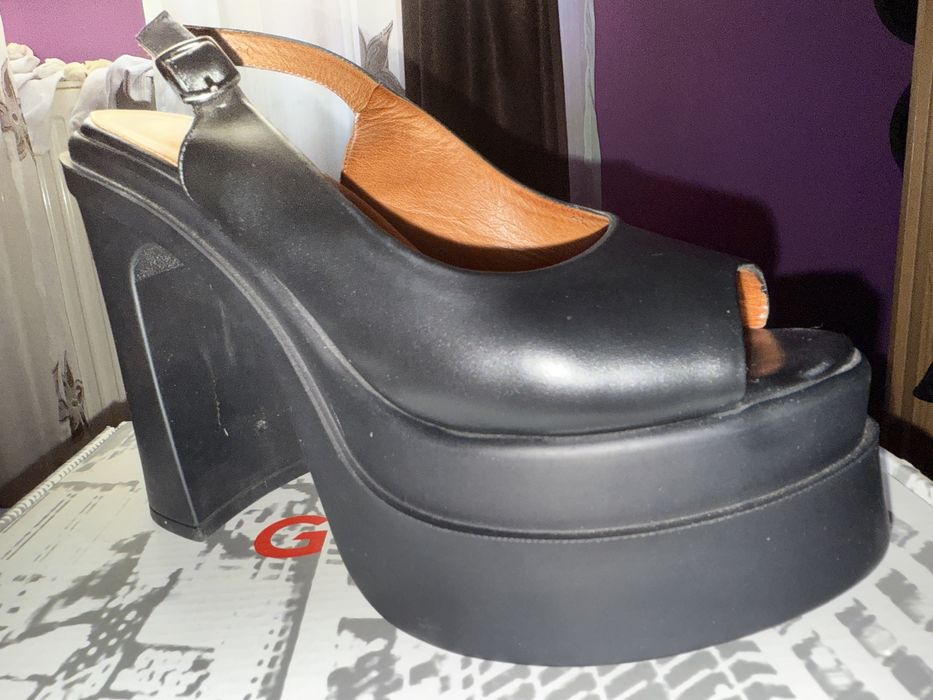 Sandale dama din piele cu toc masiv Gryxx