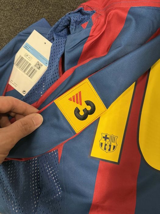 Tricou Ronaldinho 10 Nike FC Barcelona 2006 Reissue Original HQ1462-471 - Marimea S