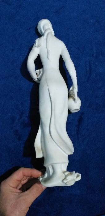 Statuie vintici de colectie din portelan autentic
