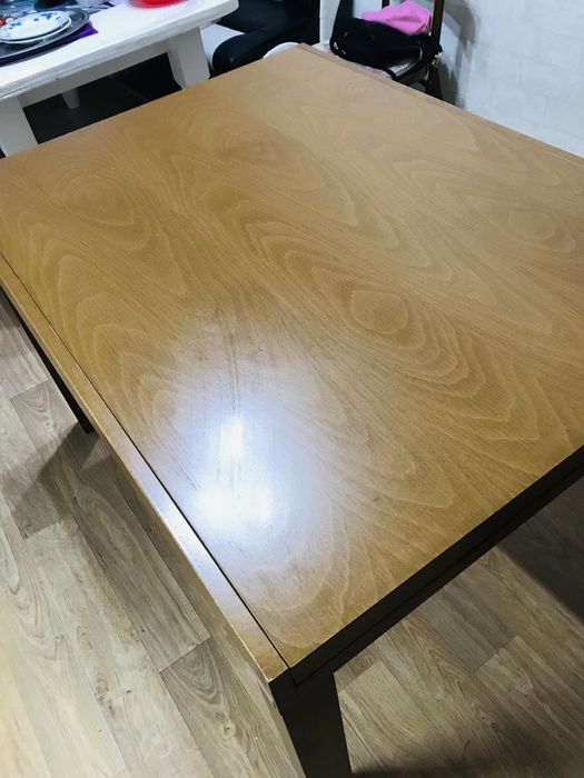 Продаётся стол