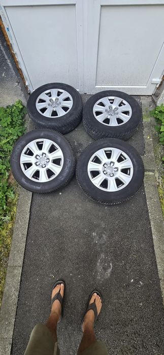 Vând jante de aluminiu cu anvelope de iarnă pentru Audi Q 3