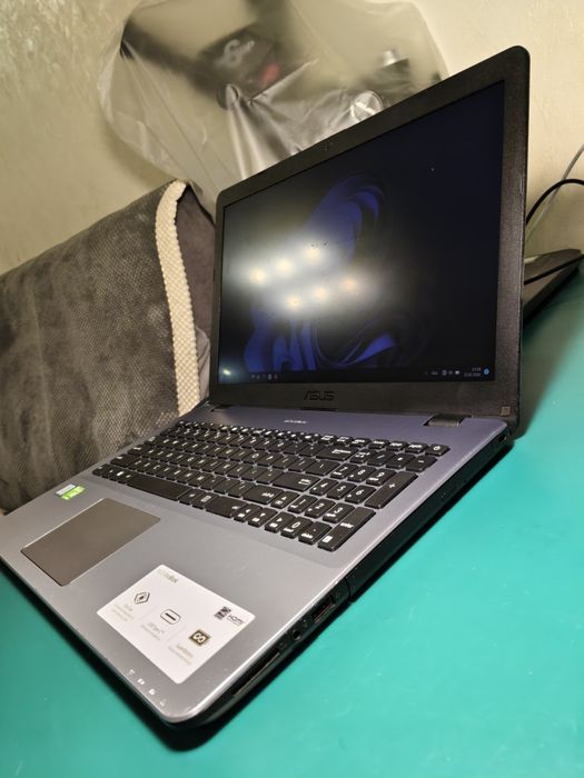 Ноутбук Asus X543 core i7 7500u