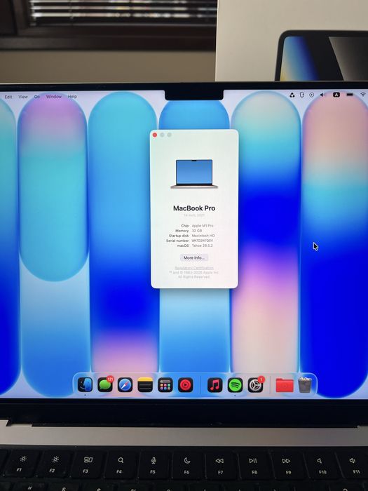 MacBook Pro M1 Pro | 32 GB RAM | 512 GB SSD + подаръци
