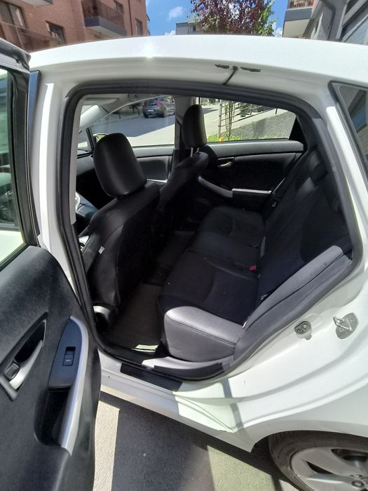 Vând Toyota  Prius 3