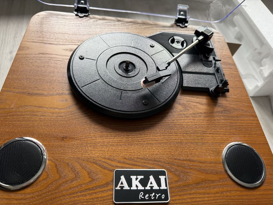 Pick-up AKAI ATT-11BT NOU - stereo - difuzoare incorporate - Bluetooth - RCA - USB - SD Card