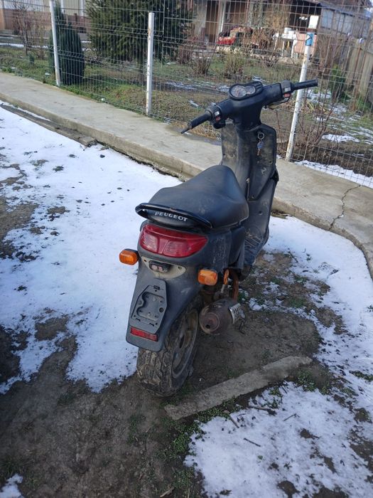 Vând sau schimb scuter Peugeot Squab 80cc