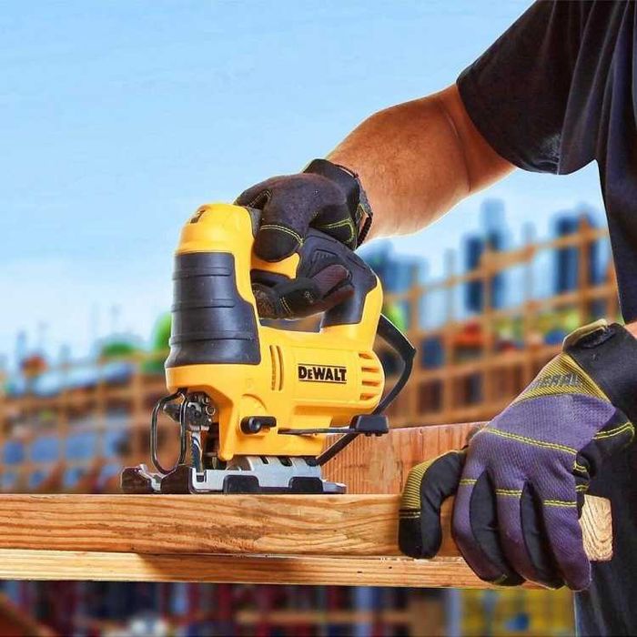 Электролобзик DeWALT DWE349