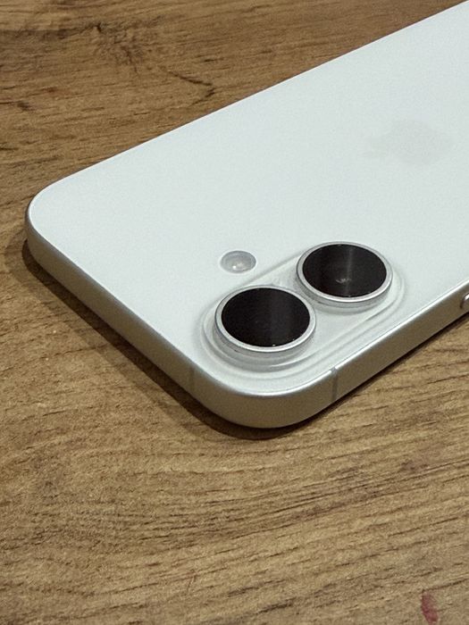 iPhone 16 128 как новый