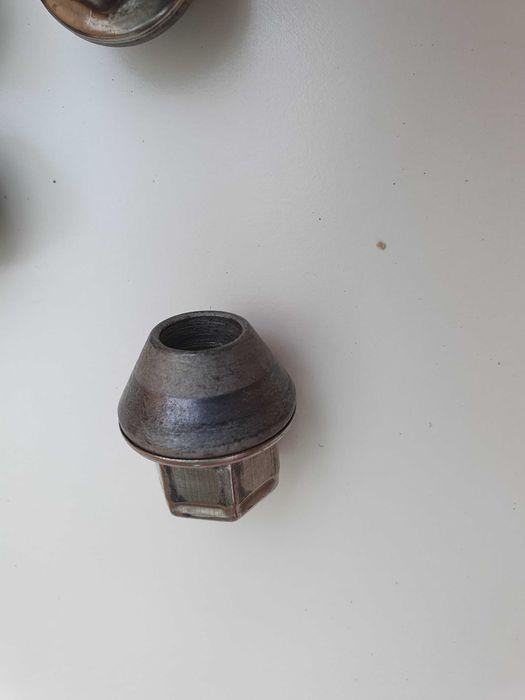 Suruburi auto roata 16 buc