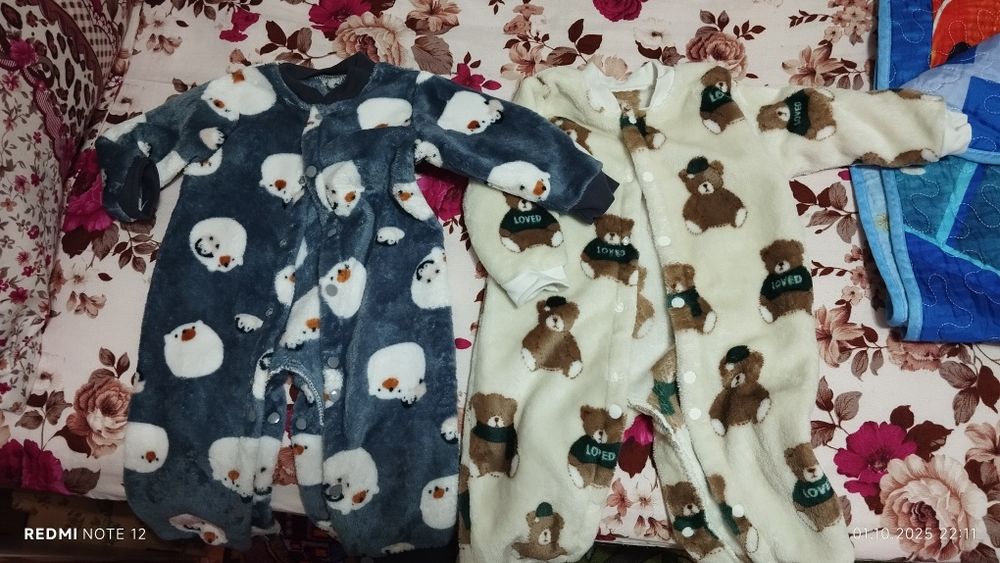 Продам детские комбинезоны