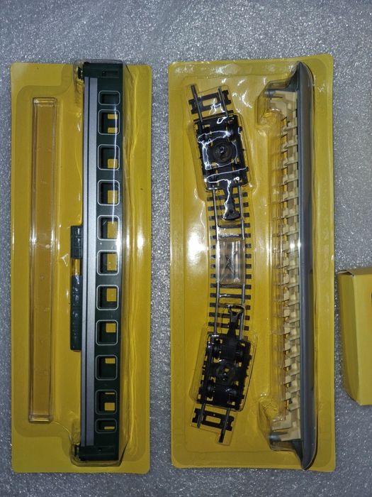 Lot feroviar revista trenulet electric scara H0