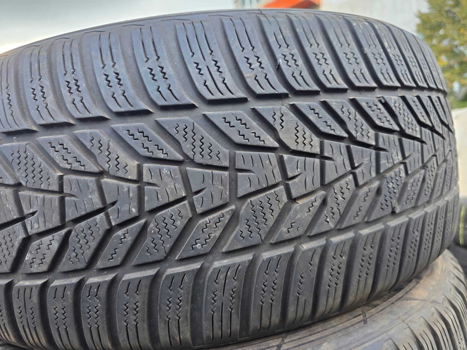 2бр Зимни гуми 235 50 18 - Hankook - DOT 2024