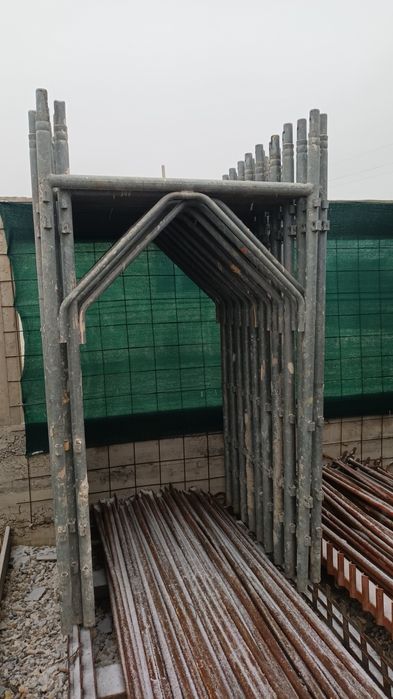 Inchiriez sau vând schela model italian în stare bună