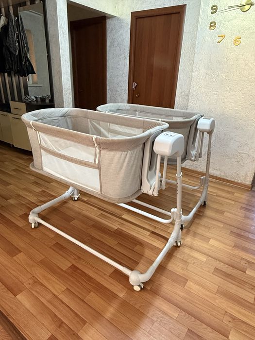 Манеж кроватка с маятником
