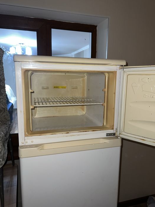 Холодильник рабочий продается Beko